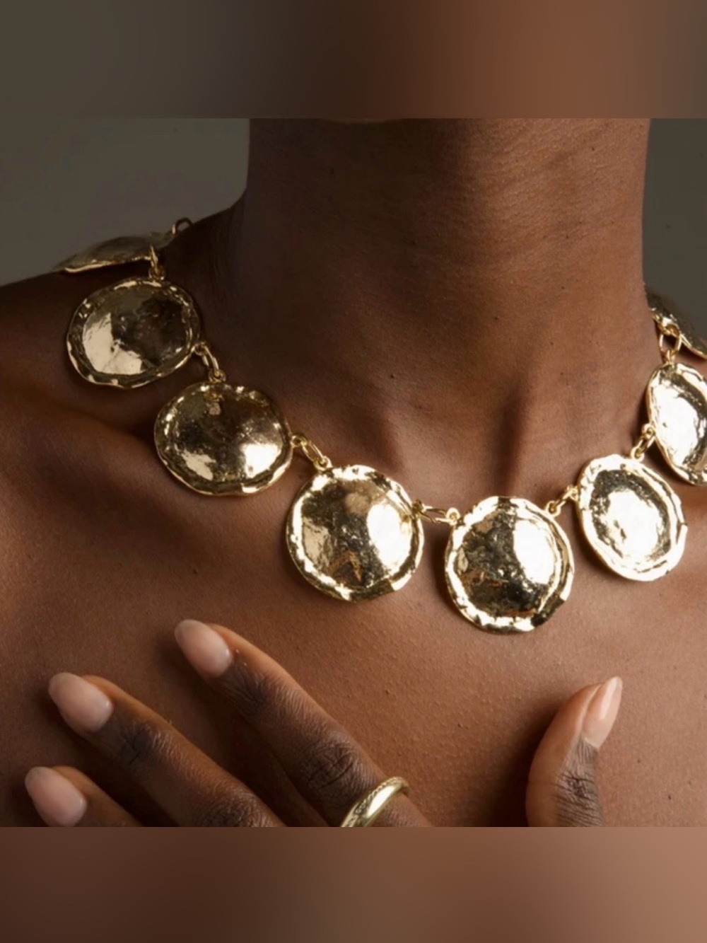 Vintage gold tone necklace